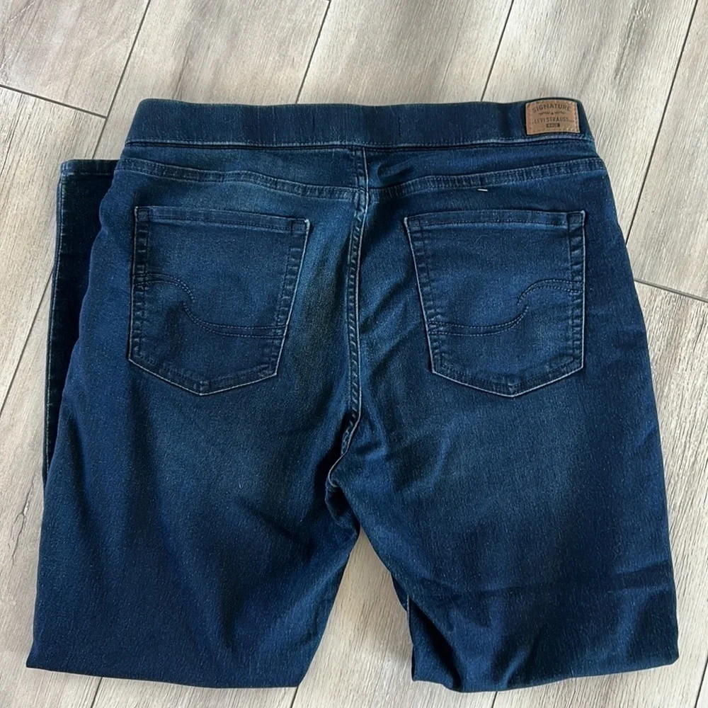 Levi’s size 32 pull on skinny jeans